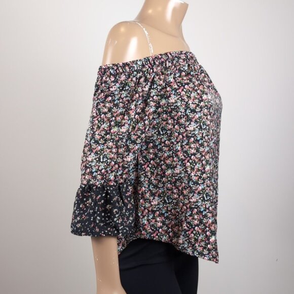 3/$20 Ardene Floral Off Shoulder Top Ruffle Flare Cropped Sleeve Size Small - Picture 9 of 11